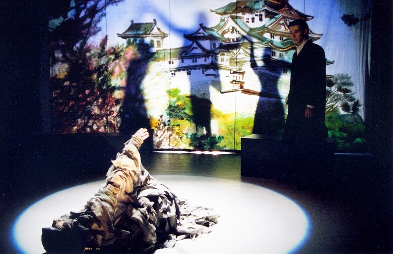 File:Heimola, Anne-Mai (Mishima, Kane’i ja Lake’i „No More Tears”. Von Krahli Teater, 2002, erakogu).jpg
